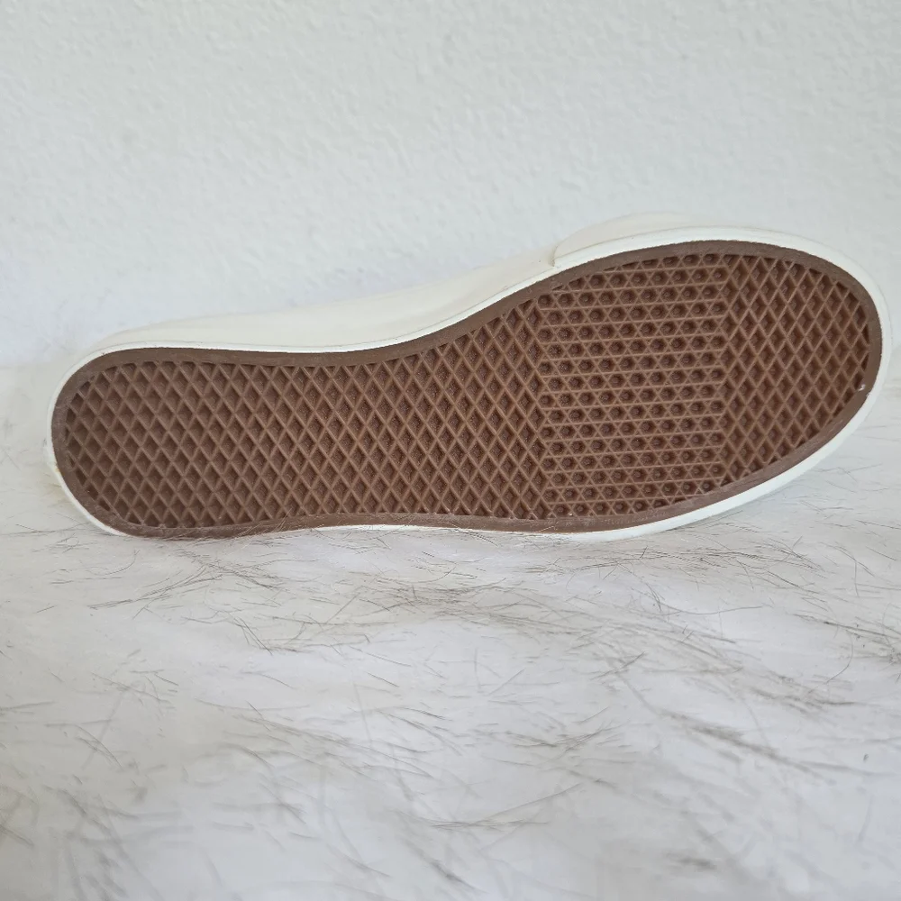 Vans Perforated Leather SK8-Hi Sneakers - Picture 6 of 6